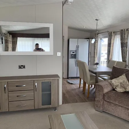 Beautiful 6 Berth Caravan By The Beach In Suffolk Ref 40076Nd Lowestoft Exterior photo