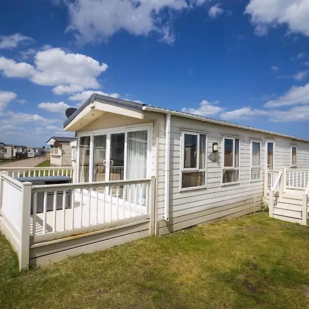 Beautiful 6 Berth Caravan By The Beach In Suffolk Ref 40076Nd Lowestoft Exterior photo