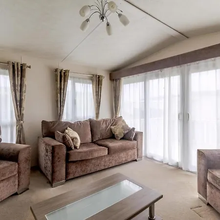 Beautiful 6 Berth Caravan By The Beach In Suffolk Ref 40076Nd Lowestoft Exterior photo