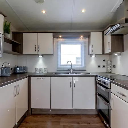 Beautiful 6 Berth Caravan By The Beach In Suffolk Ref 40076Nd Lowestoft Exterior photo